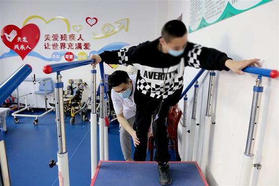新疆阜康建在家门口的康复中心: 打通服务残疾人&ldquo;最后一公里&rdquo;